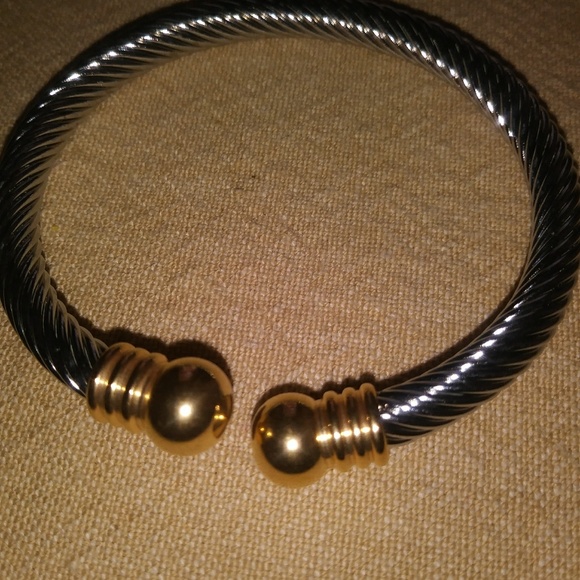 💛FINAL SALE!!💛 Stainless Steel Bangles - Picture 4 of 8